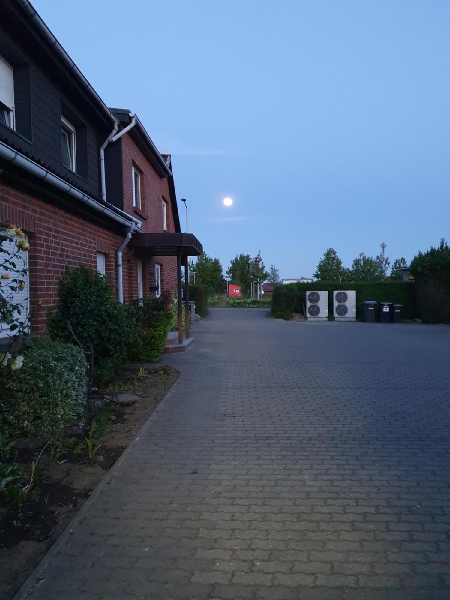 Neumuehler Hof- Ferienwohnung "Thomas" 3 Zimmer,3 Baeder Mit Dusche, Kostenfreie Parkplaetze Vor Dem Haus Шверин Экстерьер фото